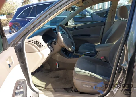 2005 Toyota Camry Le from USA, damaged, VIN 4T1BE32K25U992177